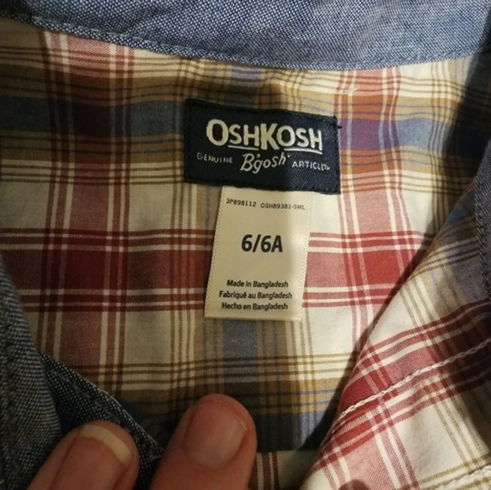 Oshkosh plaid button up boys‎
